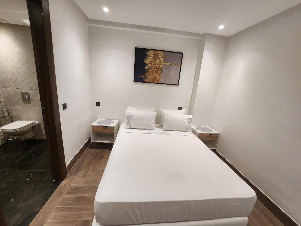 Modern Luxury Retreat: 2-Bedroom Apartment In The Heart Of Marrakech 马拉喀什 外观 照片
