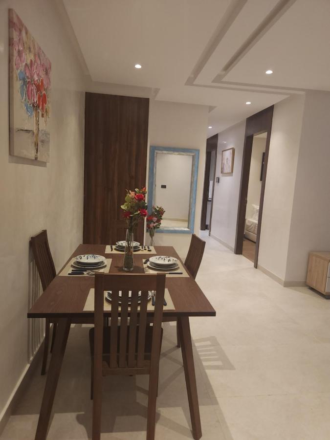 Modern Luxury Retreat: 2-Bedroom Apartment In The Heart Of Marrakech 马拉喀什 外观 照片