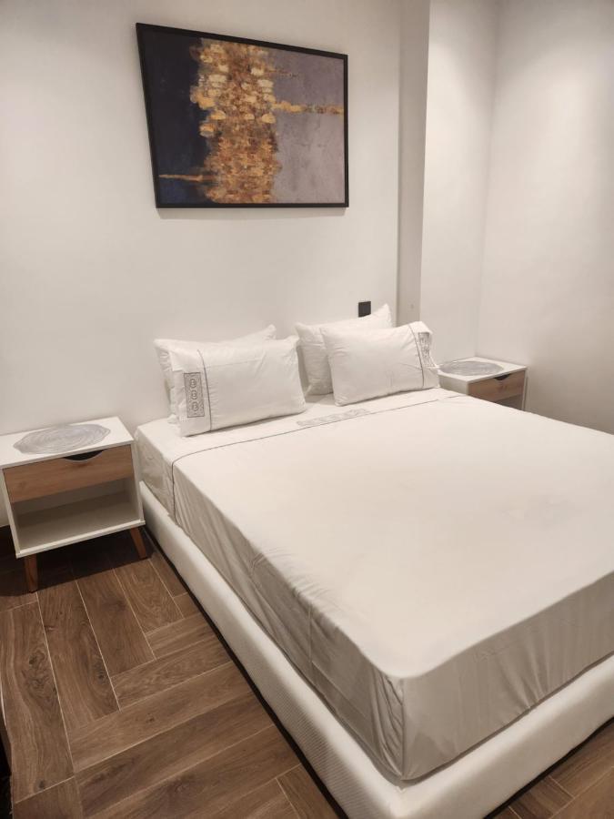 Modern Luxury Retreat: 2-Bedroom Apartment In The Heart Of Marrakech 马拉喀什 外观 照片