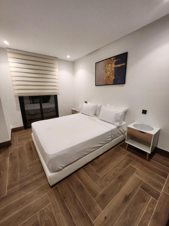 Modern Luxury Retreat: 2-Bedroom Apartment In The Heart Of Marrakech 马拉喀什 外观 照片