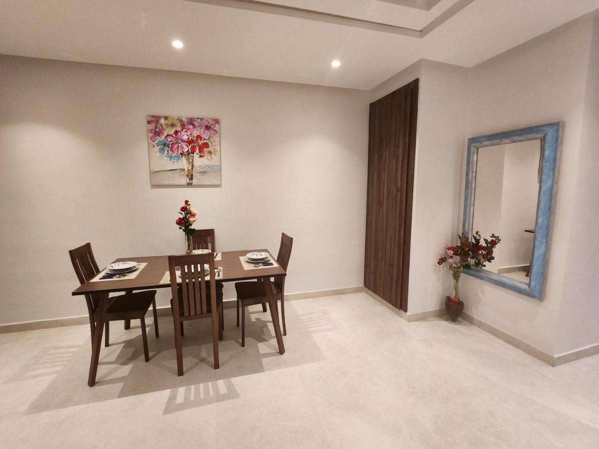 Modern Luxury Retreat: 2-Bedroom Apartment In The Heart Of Marrakech 马拉喀什 外观 照片