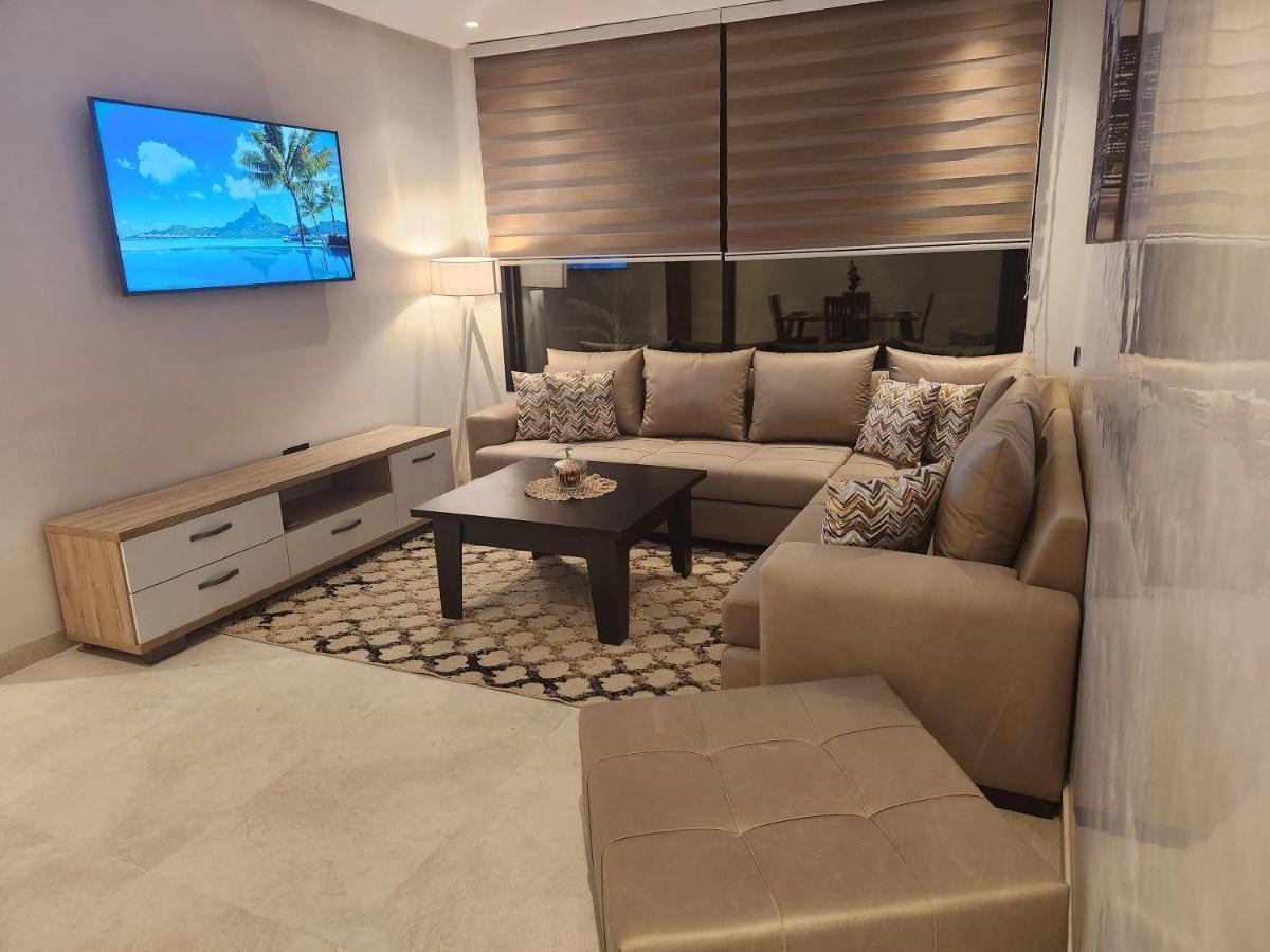 Modern Luxury Retreat: 2-Bedroom Apartment In The Heart Of Marrakech 马拉喀什 外观 照片